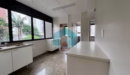 Cobertura Vila Nova Conceição,  318m² ,4 suites e 4 vagas .