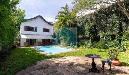 Sobrado 4 dormitórios com piscina no Brooklin Velho