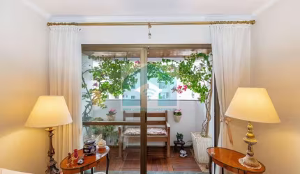 APARTAMENTO NO CORAÇÃO DA VILA MASCOTE - TRÊS DORMITÓRIOS UM SUÍTE