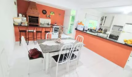 Sobrado amplo com 4 dormitórios à venda, 188 m² por R$ 400.000 - Jardim Itanguá - Sorocaba/SP