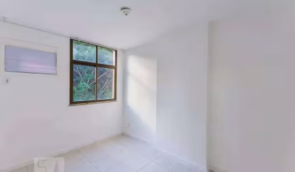 Apartamento para venda tem 60 metros quadrados com 2 quartos em Ingá - Niterói - RJ