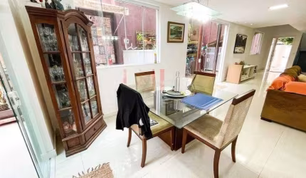 Casa para venda tem 220 metros quadrados com 4 quartos em Itaipu - Niterói - RJ