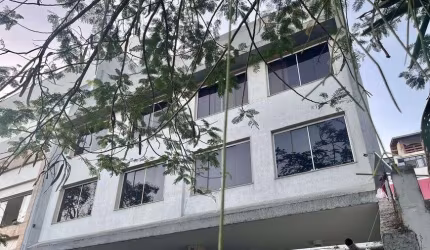 Prédio Comercial em São Francisco com 3 andares