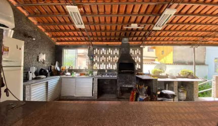 Casa com 4 dormitórios à venda, 330 m² por R$ 950.000,00 - João Pinheiro - Belo Horizonte/MG