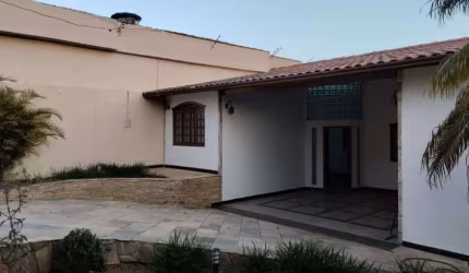 Classe A Imóveis vende esta excelente Casa com 03 dormitórios, 200 m² por R$ 900.000 - Alto dos Pinheiros - Belo Horizonte/MG