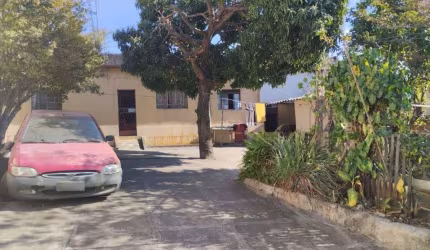 Classe A Imóveis vende este lote com casa e Barracão em lote 360 m² - Bairro Alto dos Pinheiros -BH/MG