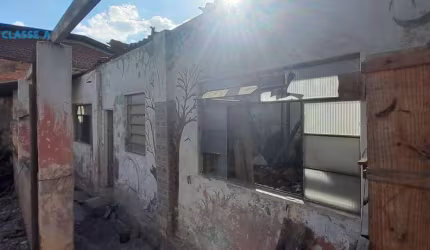 Classe A Imóveis apresenta: Terreno com Casarão
