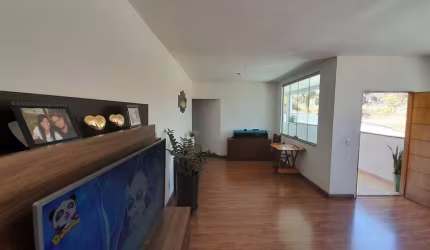 Classe A Imóveis apresenta: Casa Ampla e Confortável com Quintal e Área Gourmet no João Pinheiro