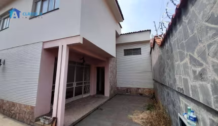 ?? Classe A Imóveis apresenta: Casa espaçosa com 2 pavimentos