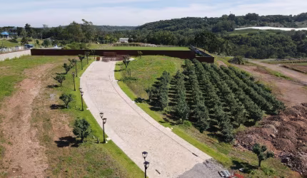 Ferreira Negócios Imobiliários Vende	Terreno em Caxias do Sul Bairro Monte Bérico Condomínio Fechado Villa Albero