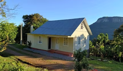 Ferreira Negócios Imobiliários Vende	Chácara em Caxias do Sul Bairro Vila Cristina Chácara