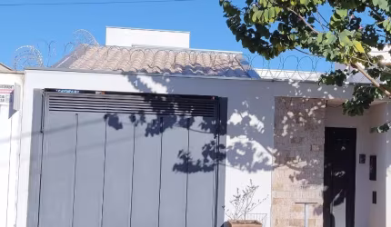 ÓTIMA OPORTUNIDADE! VENDO CASA COM PREÇO DE APARTAMENTO NO BAIRRO VIDA NOVA