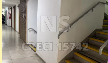 AGORA É PARA FECHAR! SALA COMERCIAL COM BOX EM FRENTE À SANTA CASA, AP 35m² , AT 46m²
