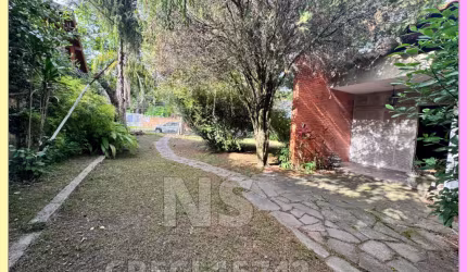 Casa Térrea Espaçosa com Lazer Completo a Poucos Metros da Orla de Ipanema!