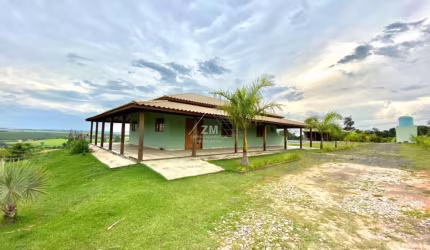 Chácara / sítio com 4 quartos à venda na Luiz Favero, 1, Centro, Engenheiro Coelho, 10800 m2 por R$ 800.000
