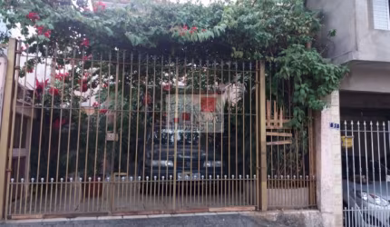 Sobrado bem localizado,próximo ao comercio,escolas,avenidas.