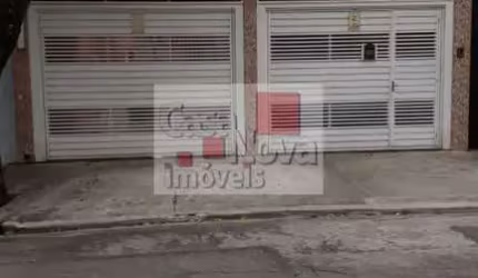 CASA TÉRREA COM DUAS MORADIAS .