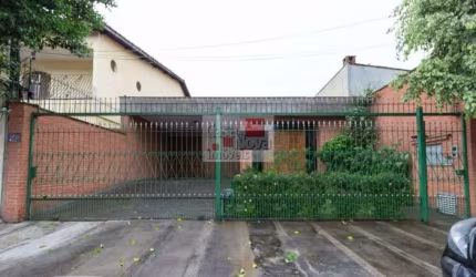 Casa térrea, ampla e bem localizada no Pq. Edu Chaves
