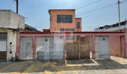 Prédio comercial com 03 salões!