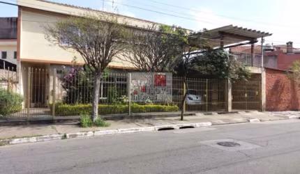 Sobrado com 3 suítes,3 vagas,churrasqueira com fogão a lenha,quintal