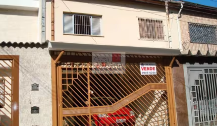 Sobrado amplo com churrasqueira,vaga para auto,próximo a mercado,escola e praça.
