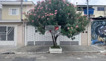 Casa com 2 moradias