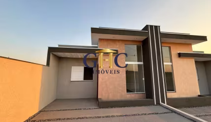 GRANDE OPORTUNIDADE - CASAS À VENDA - JARDIM SÃO LUCAS - SALTO DE PIRAPORA/SP. Área Construída: 61 m² / Área Terreno: 150 m²   ** ACEITAMOS FINANCIAME
