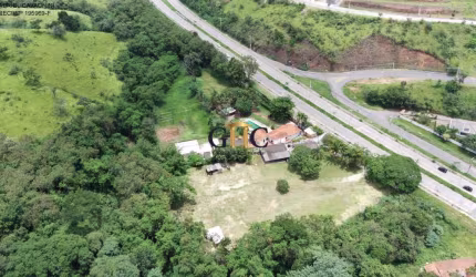 VENDO - ÁREA - PRÓXIMA AO CENTRO DA CIDADE DE VOTORANTIM/SP Rodovia Votorantim - Piedade - A 2 km do Centro da Cidade.  Área Total: 9.962,48 m².  ÁREA