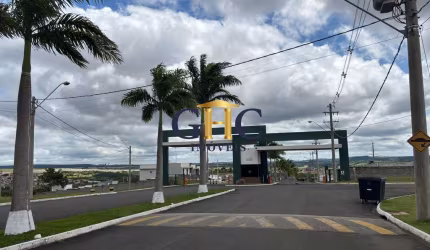 OPORTUNIDADE - VENDO TERRENO - JARDIM SÃO LUCAS - SALTO DE PIRAPORA/SP. Área Terreno: 250 m² / Dimensões: 10,00 x 25,00 m.  TERRENO - Excelente Topogr