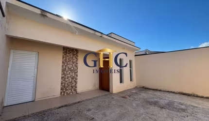 ÓTIMA CASA À VENDA/LOCAÇÃO - JARDIM SAN RAFAEL - Salto de Pirapora/SP.  Área Construída: 69,00 m² / Área Terreno: 185,32 m².  ** ACEITA FINANCIAMENTO