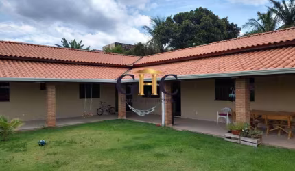 CASA À VENDA - CONDOMÍNIO TERRAS DE SÃO FRANCISCO - Salto de Pirapora/SP. Área Construída: 200 m² / Área Terreno: 1.100m².