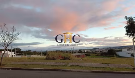 VENDO TERRENO - JARDIM SÃO LUCAS - SALTO DE PIRAPORA/SP. Área Terreno: 275 m² / Dimensões: 11,00 x 25,00 m.  TERRENO - Quitado. - Excelente Topografia