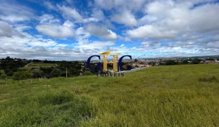 VENDO TERRENOS - SÃO MANOEL II - Salto de Pirapora/SP  TEMOS 4 UNIDADES DISPONÍVEIS: - ESQUINTA - 1.372,00 m² - R$ 200.000,00  - 4 LOTES - 1.000,00 m²
