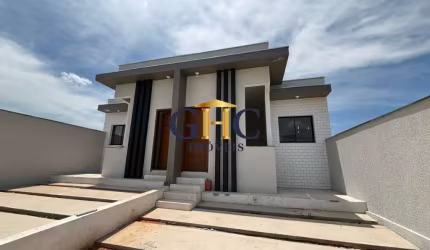 GRANDE OPORTUNIDADE - CASA À VENDA - JARDIM SÃO LUCAS - SALTO DE PIRAPORA/SP. Área Construída: 65 m² / Área Terreno: 125 m²   ** ACEITAMOS FINANCIAME