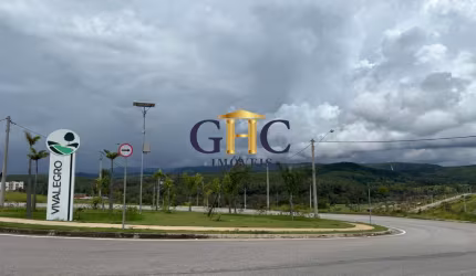 OPORTUNIDADE - VENDO TERRENO RESIDENCIAL NO LOTEAMENTO PLANEJADO VIVALEGRO EM VOTORANTIM/SP Área: 200m² (8x25)  - Terreno em declive, com fundos para