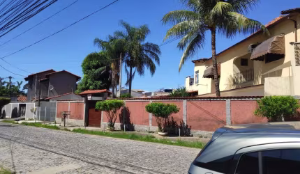 Casa para Venda em Itaboraí, Centro, 5 dormitórios, 1 suíte, 2 banheiros, 2 vagas