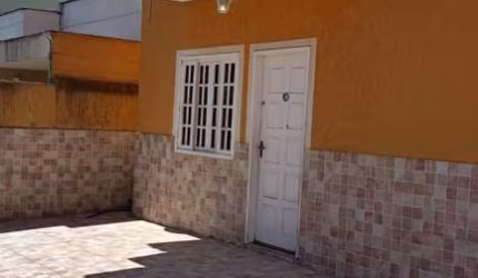 Casa em Condomínio para Locação em Itaboraí, Ampliação, 2 dormitórios, 1 suíte, 2 banheiros, 1 vaga