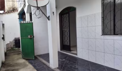 Casa para Locação em Itaboraí, Venda das Pedras, 2 dormitórios, 1 banheiro