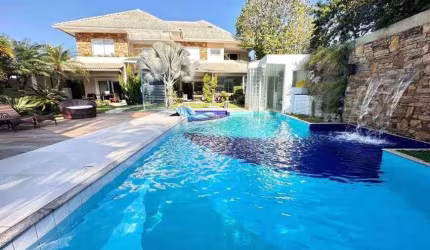 Casa em Condomínio : Triplex / Residencial / Barra da Tijuca