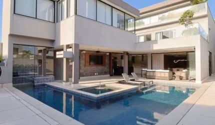 Casa em Condomínio - Triplex / Residencial / Barra da Tijuca