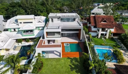 Casa em Condomínio - Triplex / Residencial / Barra da Tijuca