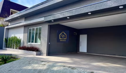 Casa Térrea Alto Padrão com 3 dormitórios à venda. São 284 m² privativos por R$ 2.990.000 no bairro Santo Inácio em Curitiba/PR