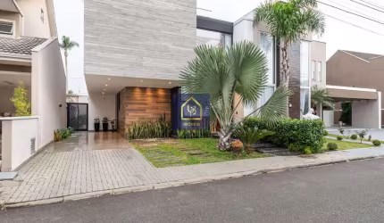 Sobrado Triplex Alto Padrão com 4 dormitórios à venda. São 290 m² privativos por R$ 2.950.000 no bairro Fazendinha em Curitiba/PR