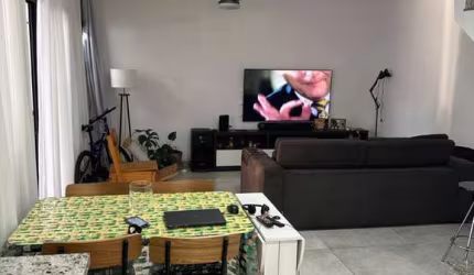 Sobrado com 3 quartos na Vila Alpina.