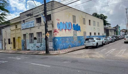 Predio comercial no Centro de Esquina