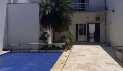 Sobrado com 4 quartos na Mooca