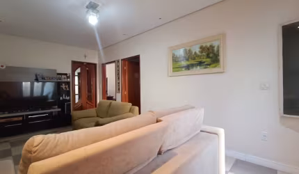Linda casa a venda na Vl. Industrial em Mogi das Cruzes