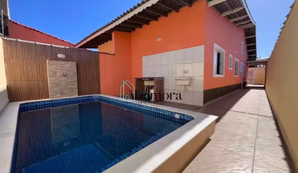 Casa com piscina a venda em Itanhaém.