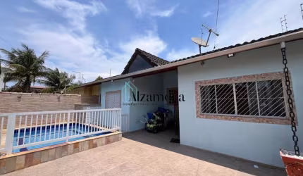 OPORTUNIDADE! 3 dormitórios, piscina e próximo a praia!