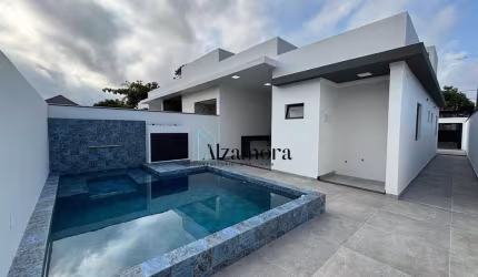 Linda casa com piscina perto da praia em Itanhaém/SP
